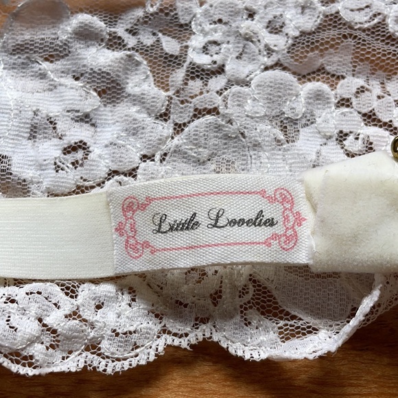 Little Lovelies | White Vintage Lace Bridal Headband - Picture 11 of 15